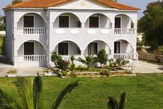 Отель Babis Studios в городе Каламаки, Греция