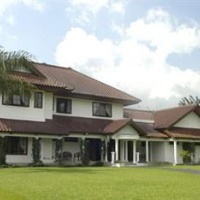 Отель Villa Datuk Hakim Cilember в городе Megamendung, Индонезия