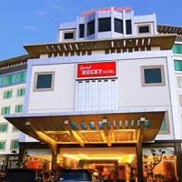 Отель Rocky Plaza Hotel в городе Паданг, Индонезия