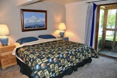 Отель Daniels Lake Lodge Bed and Breakfast в городе Найкиски, США