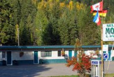 Отель Selkirk Motel and RV Park в городе Салмо, Канада