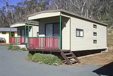 Отель Buckenderra Holiday Village Cabins Eucumbene Cove в городе Евкамбен Ков, Австралия