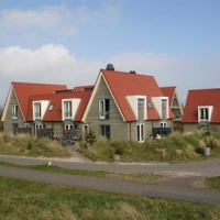 Отель Resort Bungalows Dellewal в городе Вест-Терсхеллинг, Нидерланды