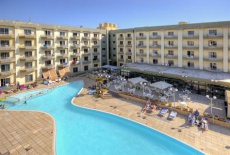 Отель Topaz Beach Club в городе Кавра, Мальта