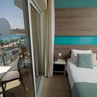 Отель 115 The Strand Hotel And Suites в городе Гзира, Мальта
