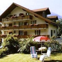 Отель Hotel Brienzerburli And Lowen в городе Бриенц, Швейцария