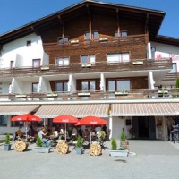 Отель Hotel Mundaun's в городе Суркуольм, Швейцария