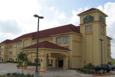 Отель La Quinta Inn & Suites Alvarado в городе Альварадо, США