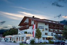 Отель Der Reschenhof в городе Мильс, Австрия