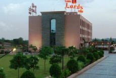 Отель Lion Lords Inn Rajula в городе Раджула, Индия