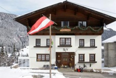 Отель Ferienwohnungen And Pension Hartlerhof Lesachtal в городе Niedergail, Австрия