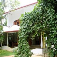 Отель Dionis Villa в городе Унаватуна, Шри-Ланка