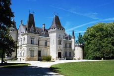 Отель Chateau De Nieuil в городе Ньёй, Франция