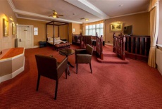 Отель BEST WESTERN PLUS Rogerthorpe Manor Hotel в городе Badsworth, Великобритания