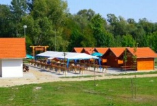 Отель Tulipan Bungalow Camping Resort в городе Дьенешдиаш, Венгрия