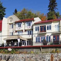 Отель Auberge du Lac des Sables в городе Сент-Агат-Де-Мон, Канада