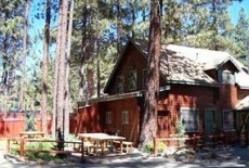 Отель Golden Bear Cottages Resort в городе Биг Бэар Лейк, США