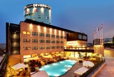 Отель Devero Hotel в городе Кавенаго-Брианца, Италия