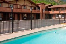Отель Americas Best Value Inn Villa Motel Manitou Springs в городе Маниту Спрингс, США