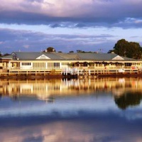 Отель Maroochy River Resort & Bungalows в городе Диддиллиба, Австралия