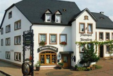 Отель Hotel Weingut Frohliches Weinfass Kenn в городе Кен, Германия
