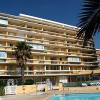 Отель Copacabana Hotel Canet-en-Roussillon в городе Кане-ан-Русийон, Франция