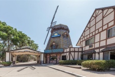 Отель Days Inn Windmill - Buellton в городе Буэллтон, США