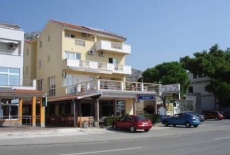 Отель Apartments Tota в городе Стариград, Хорватия