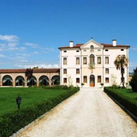 Отель Villa Bongiovanni в городе Сан-Бонифачо, Италия