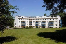 Отель Residence Hotel Les Ducs De Chevreuse в городе Шеврёз, Франция