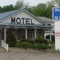 Отель Bluewater Motel в городе Сарния, Канада