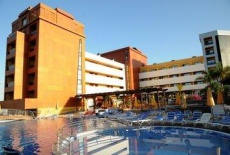 Отель Oasis La Ni Ea в городе Адехе, Испания