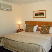 Отель Cypress Lakes Resort by Oaks Hotels & Resorts в городе Поколбин, Австралия