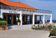 Отель Louloudis Hotel в городе Скала Рахонио, Греция