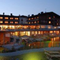 Отель Feuerberg Mountain Resort Steindorf am Ossiacher See в городе Боденсдорф, Австрия