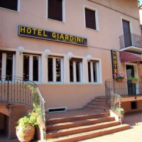 Отель Hotel Giardini в городе Формиджине, Италия