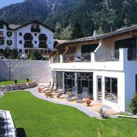 Отель Hotel Liun в городе Валь-Мюстаир, Швейцария
