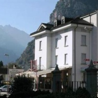 Отель Albergo Svizzero Biasca в городе Биаска, Швейцария