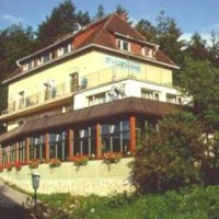 Отель Landhaus Waldfrieden в городе Ласницхёэ, Австрия