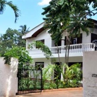 Отель French Garden Tourist Rest в городе Анурадхапура, Шри-Ланка
