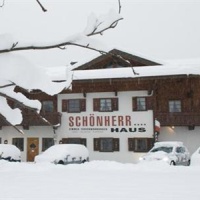 Отель Schonherr Haus в городе Нойштифт, Австрия