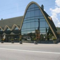 Отель Motel VFM в городе Рымнику-Вылча, Румыния