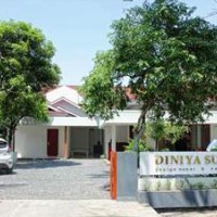 Отель Diniya Suasso Hotel в городе Паданг, Индонезия