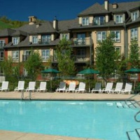 Отель Blue Mountain Resort & Village Suites в городе Блу Маунтинс, Канада