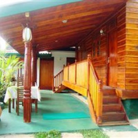 Отель Sea Breeze Lodge Mirissa в городе Мирисса, Шри-Ланка
