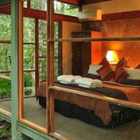 Отель Crystal Creek Rainforest Retreat в городе Наминба, Австралия