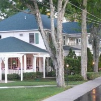 Отель Colonial Inn Harbor Springs в городе Харбор Спрингс, США