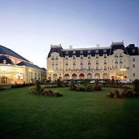 Отель Le Grand Hotel Cabourg - MGallery Collection в городе Кабур, Франция