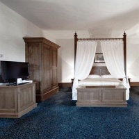 Отель Castello Chiola Hotel в городе Лорето-Апрутино, Италия