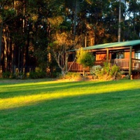 Отель Diamond Forest Cottages Farmstay в городе Мидлсекс, Австралия